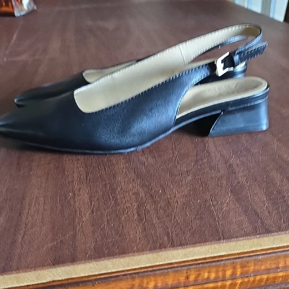 Naturalizer Black Slingback Flats - Picture 4 of 7
